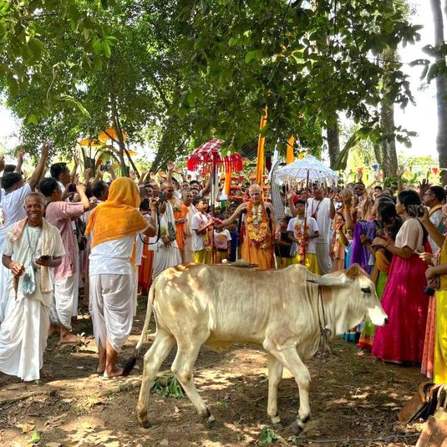 Go Puja in Bhadravan, INDONESIA